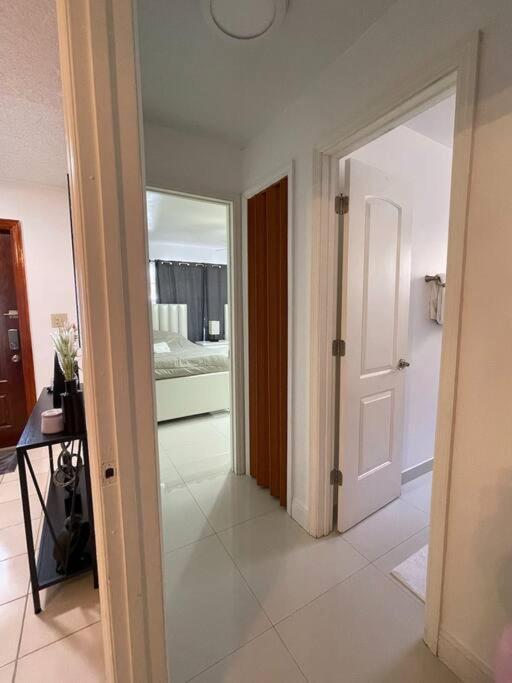 Modern 3-Bedroom W/ Backyard Miami Ngoại thất bức ảnh